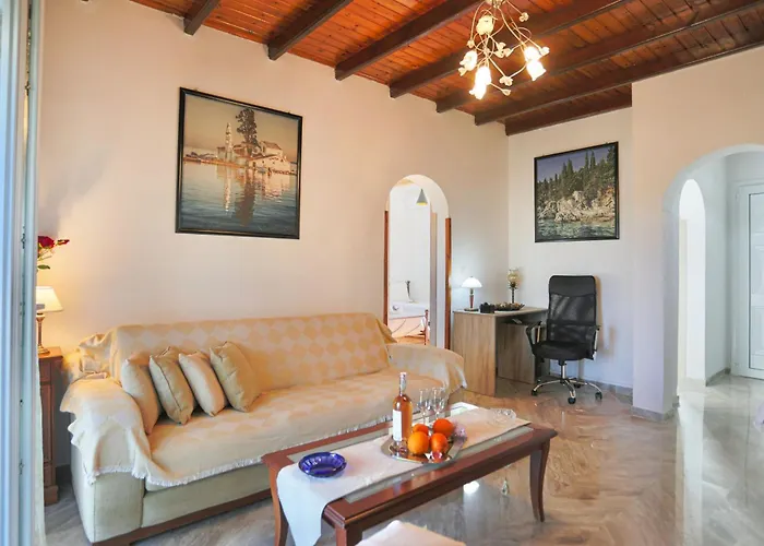 Arilia Villa *